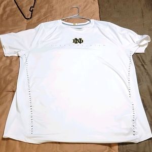 Mens Under Armour Notre Dame shirt